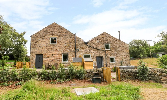 Little Hayfield Cottage | Overlea Barn