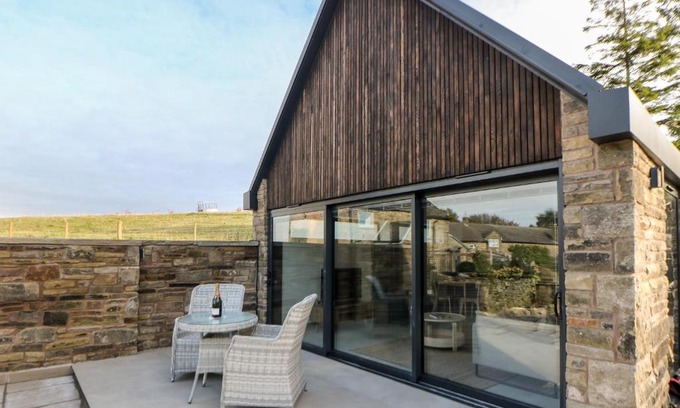 Little Hayfield House | Overlea Coach House