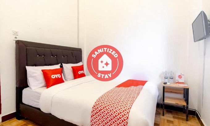 Medan Hotel | OYO 1874 Joh - Je Guest House