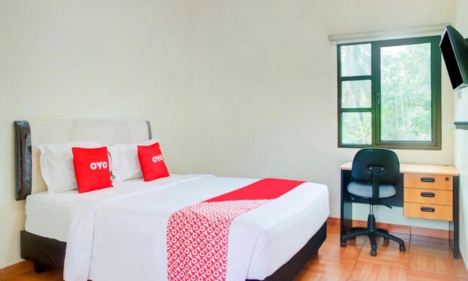 Ciputat Timur Hotel | OYO 3734 Ramboe Ranca