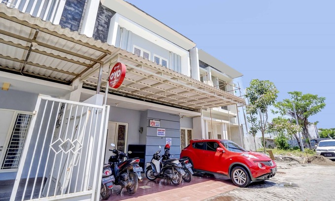 Sedati Hotel | OYO 3995 Airport Village Juanda
