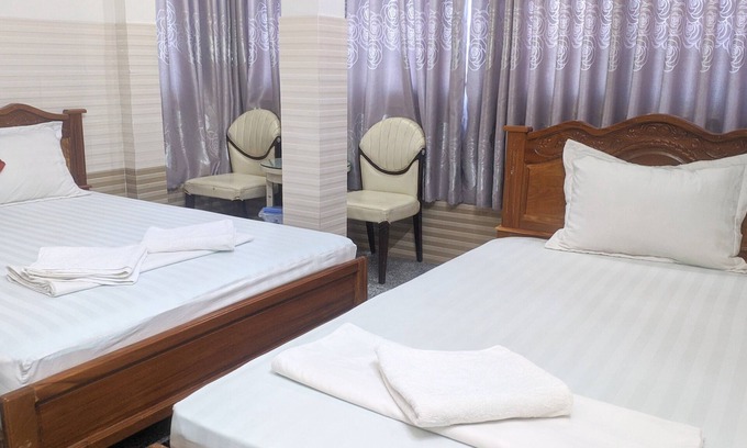 Tan Phu District Hotel | OYO 680 Nha Nghi Vy Anh