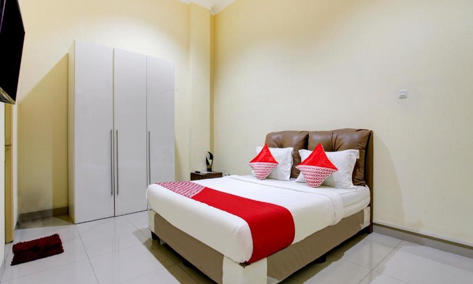 Senen Hotel | OYO 90141 3a Syariah
