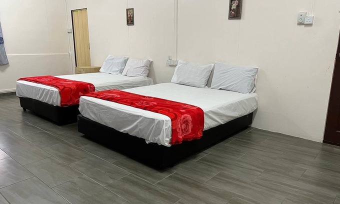 Kampung Tok Rasul Hotel | OYO 90786 Motel Merak