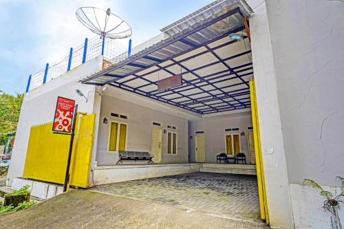 Pameungpeuk Hotel | OYO 91329 Guest House Le-banon Syariah