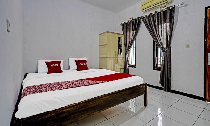 Pameungpeuk Hotel | OYO 91334 Permata Papua Guest House