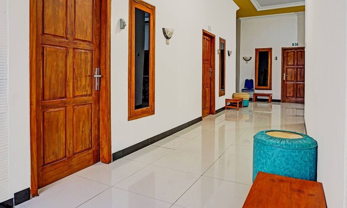 Madiun Hotel | OYO 91599 Penginapan Mutiara Madiun