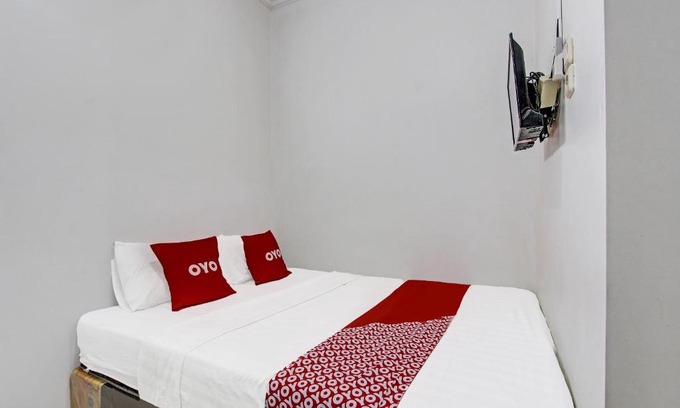 Solo City Centre Hotel | OYO 91729 Griya Monjari