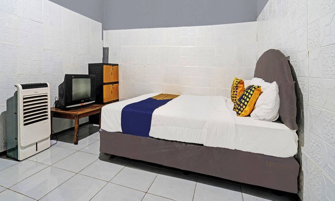 Cileunyi Hotel | OYO 92269 Arjuna Homestay