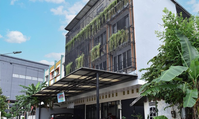 Palembang Hotel | OYO 93503 Lotte Residence