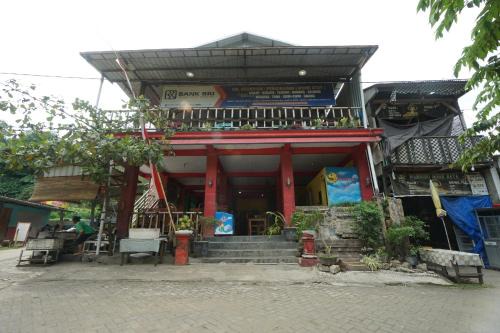 Tulungagung Hotel | OYO 93628 Scorpion Guest House & Beach