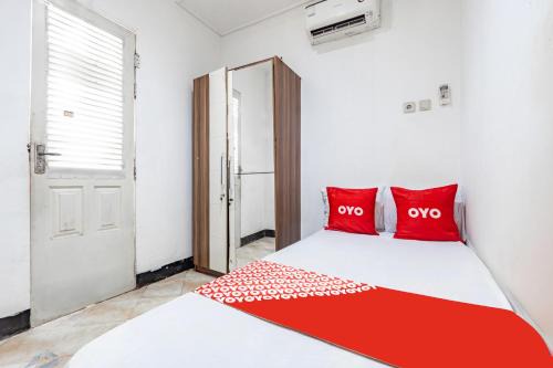 Surabaya Hotel | OYO 93895 Koh Wat Homestay Syariah