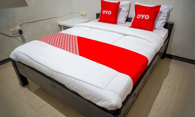 Blitar Hotel | OYO Life 93186 HKP Homestay Syariah