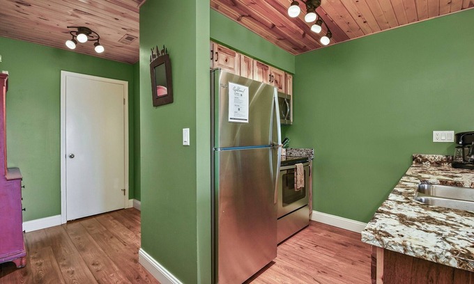 Notch Estates Condo | Ozark Mountain Lake Home