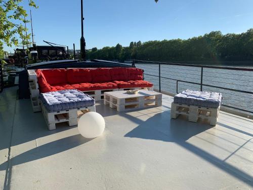 Auteuil Boat Rental | Péniche "SunFlower"