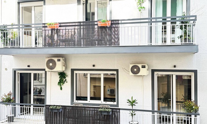 Petralona House | P&P Entire building rooftop jacuzzi