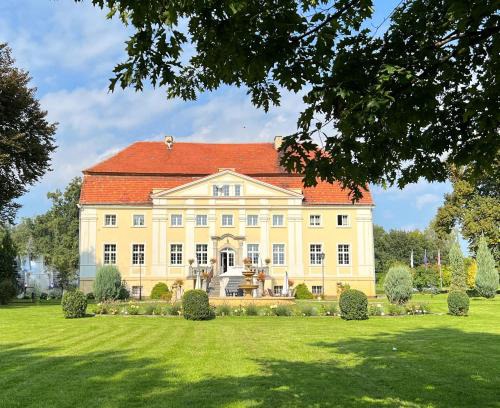 Szprotawa Hotel | Pałac Henryków