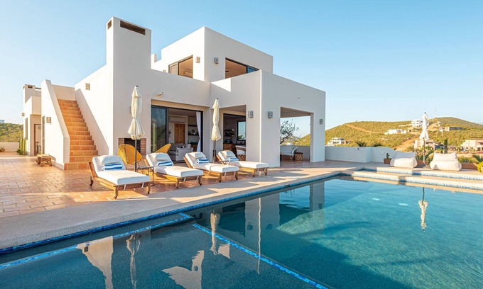 El Pescadero House | Pacific Paradise Luxury Home from Sunrise to Sunset, the View Never Ends!