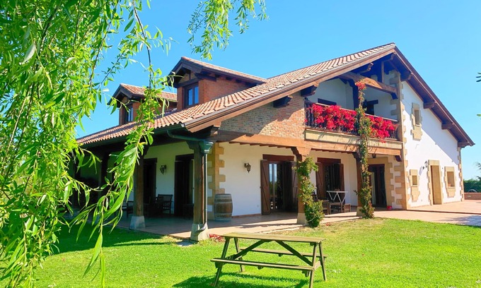 Liencres House | Palace house with pool. for 20 people in Cantabria, 9km from Santander.