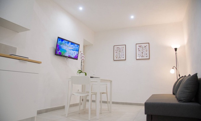 Mergellina Apartment | Palace of the Gulf/Mergellina (Ischia)