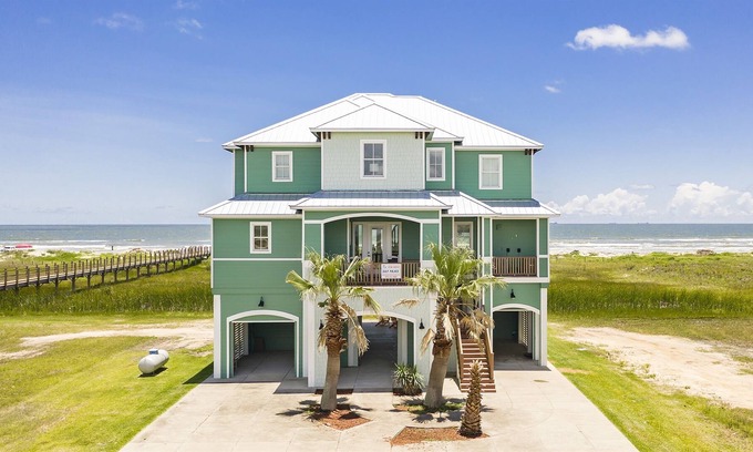 Freeport House | Palace On The Beach - Elevator Access - Beautiful Beach & Bay Views