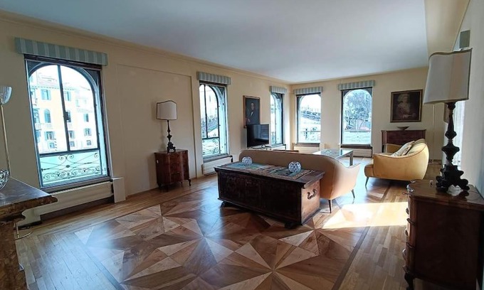 Dorsoduro Apartment | Palazzo Querini Accademia