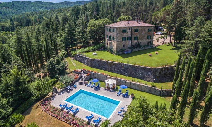 Ripoli Villa | Palazzo Rosadi - Luxury Villa Rental with private swimming pool in Monterchi, Tuscany