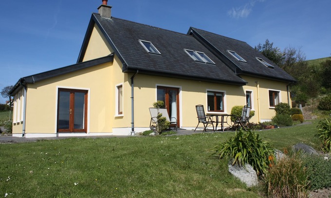 Ardgroom House | PALLAS LODGE, Beara Peninsula, overlooking Ardgroom Harbour and Kerry mountains