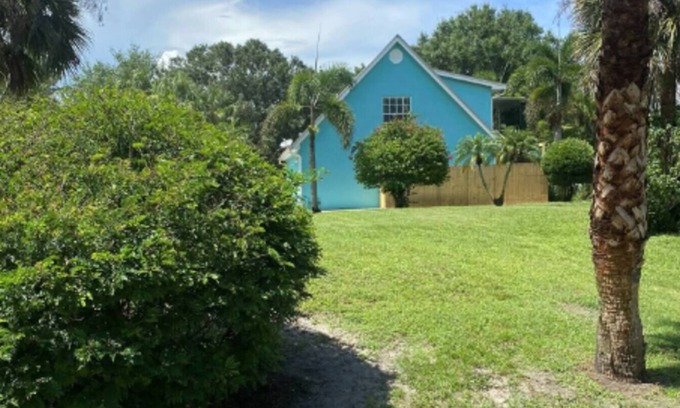 Palm City House | Palm Retreat Mini - Guesthouse
