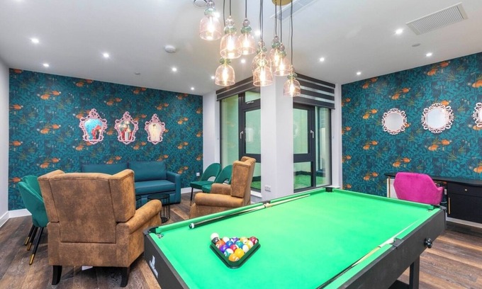 London Borough of Bromley Apartment | Palm Tree House | Hollywood Glam