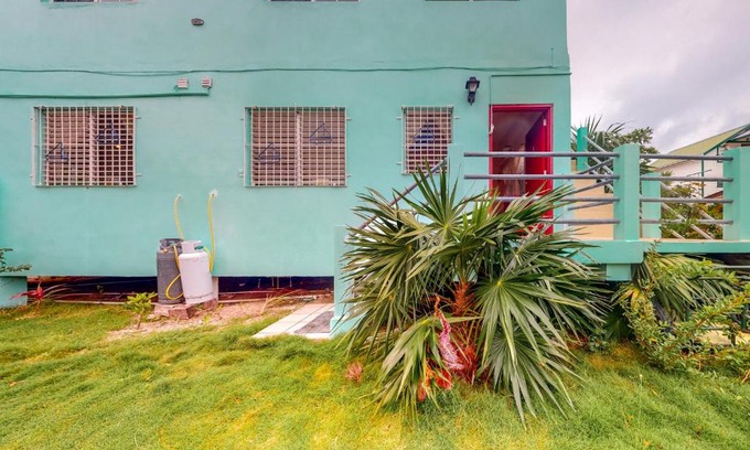Caye Caulker Hotel | Palmetto#1 @ Island Cabanas