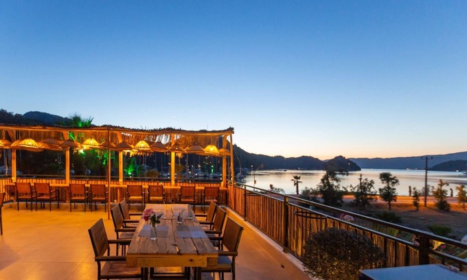 Avlana Hotel | Palmiye Otel & Restaurant