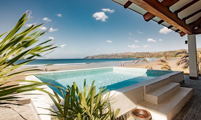Las Escobas del Venado Villa | Pan026 - 3 bedroom beachfront villa with pool in Playa Venao