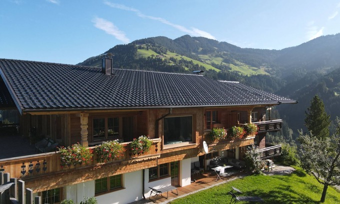 Auffach Apartment | Panorama Chalet Tirol by Interhome