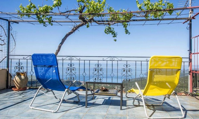Tseria Apartment | Panorama of Deep Blue
