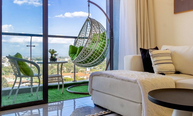 Kilimani House | Panorama Suites in Nairobi with pool |WiFi | free parking