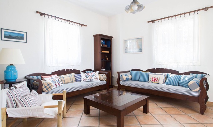 Posidonia Villa | Panoramic Aegean Sea & Mountain Views! Light & Airy Villa in Historical Town