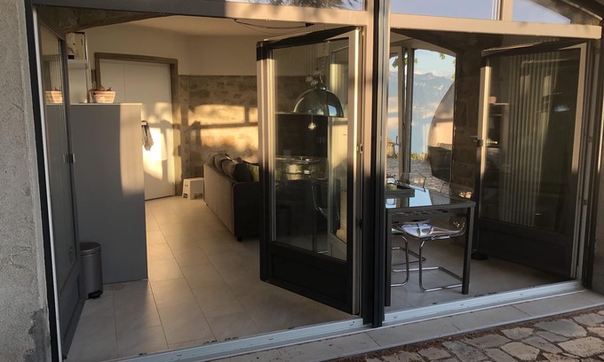 Chexbres Villa | Panoramic APT in the Vineyard with stunning 360 ° view of Lake Geneva and Alps
