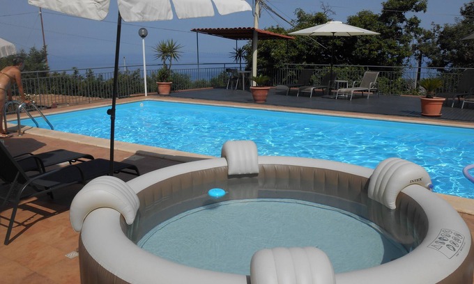 Coste House | Panoramic Casavacanza in Villa with Pool on the slopes of Etna, SUNSHINE
