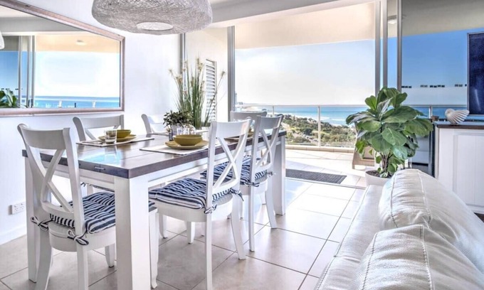 Maroochydore Apartment | Panoramic Ocean Views At Maroochydore