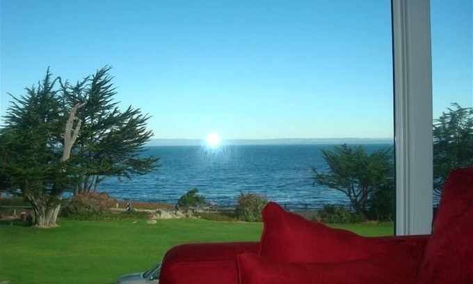 Pacific Grove Condo | Panoramic Ocean Views