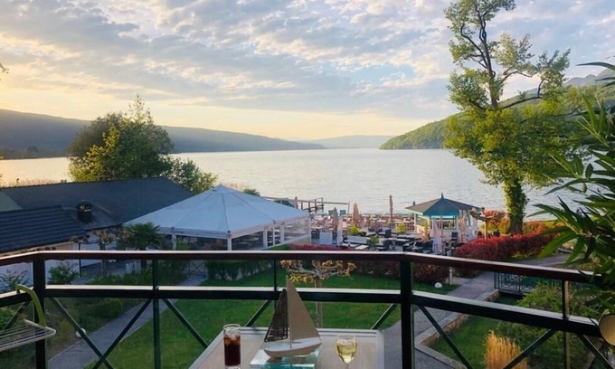 Duingt Apartment | Panoramic view Bay of sails Feet in the water ANNECY DUINGT LAKE