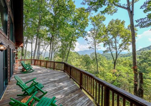 Whittier House | Panoramic Views and 7 Private Acres at Hazey View