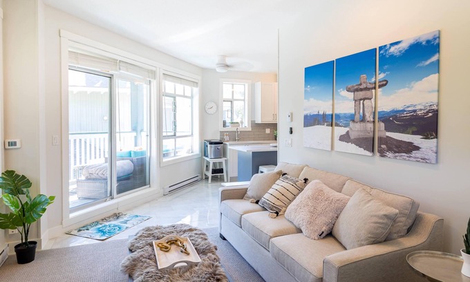 Village North House | Panoramic Views From This Gorgeous 2 Bed Property - Village Location