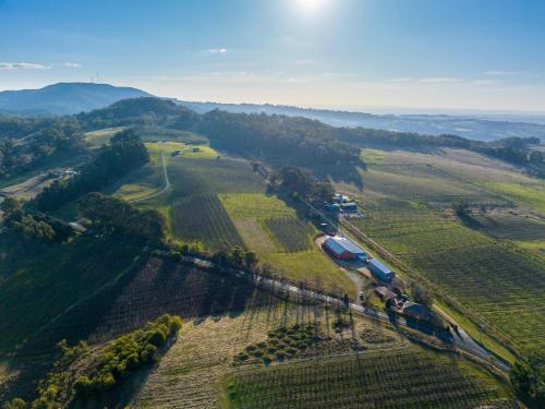 Canobolas House | Panoramic Views on Pinnacle - 3 Bedroom Farm Stay