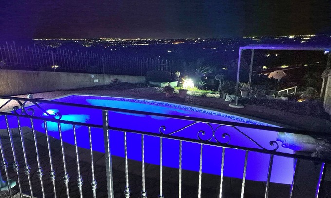Quartu Sant'Elena Villa | Panoramic Villa with private pool and whirlpool, green lawn and free wifi