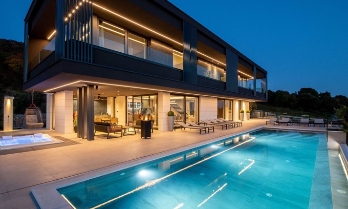 Brovinje House | Panoramica by Interhome