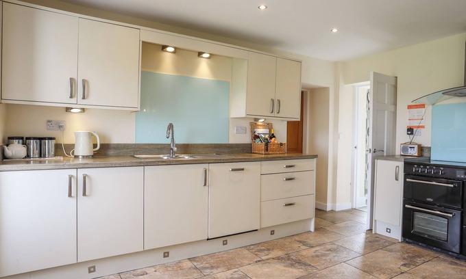 Rhoscolyn Cottage | Pant yr Hyman