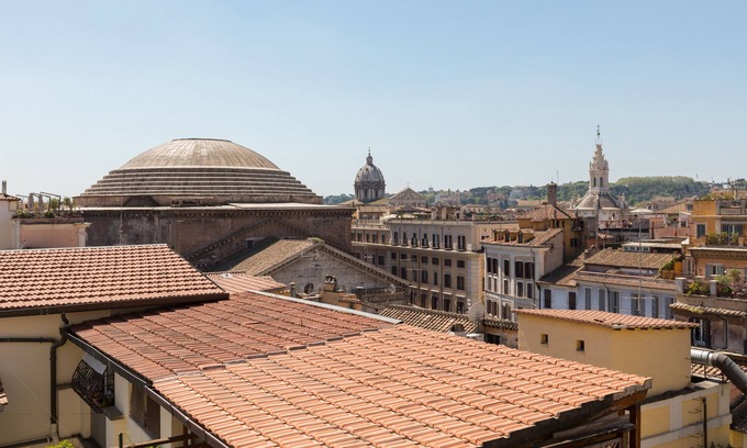Rome City Centre Apartment | Pantheon view , near Vatican, Piazza Navona Trevi Fountain