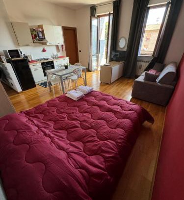 Seregno Apartment | Pantone Cremisi-Seregno Center